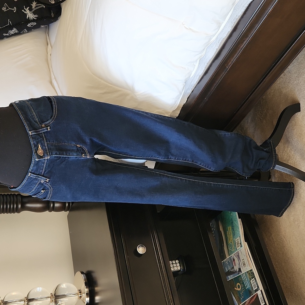 Levis Women's 512 Slim Cut Jeans